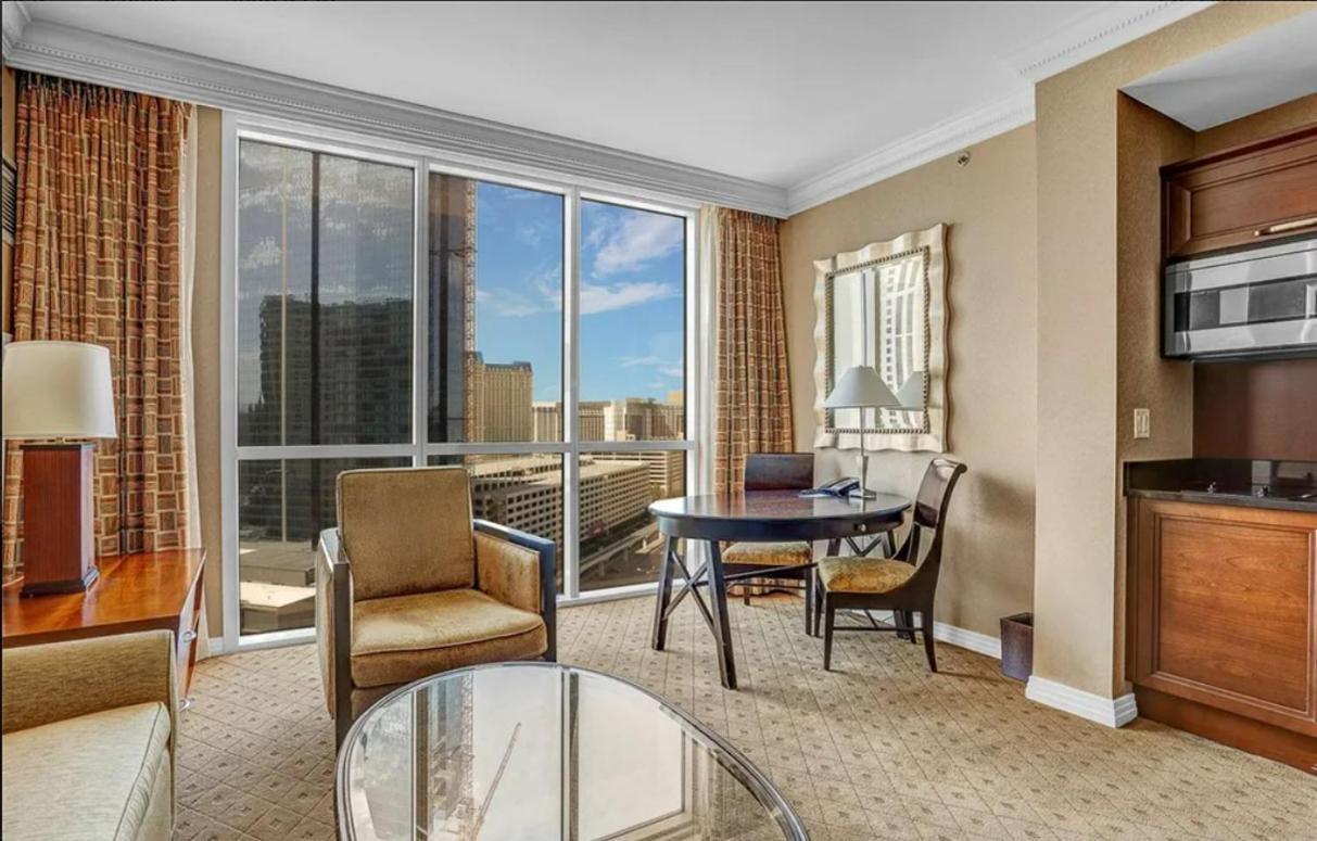 Signature Mgm Suite With Strip And Sphere View Las Vegas Luaran gambar