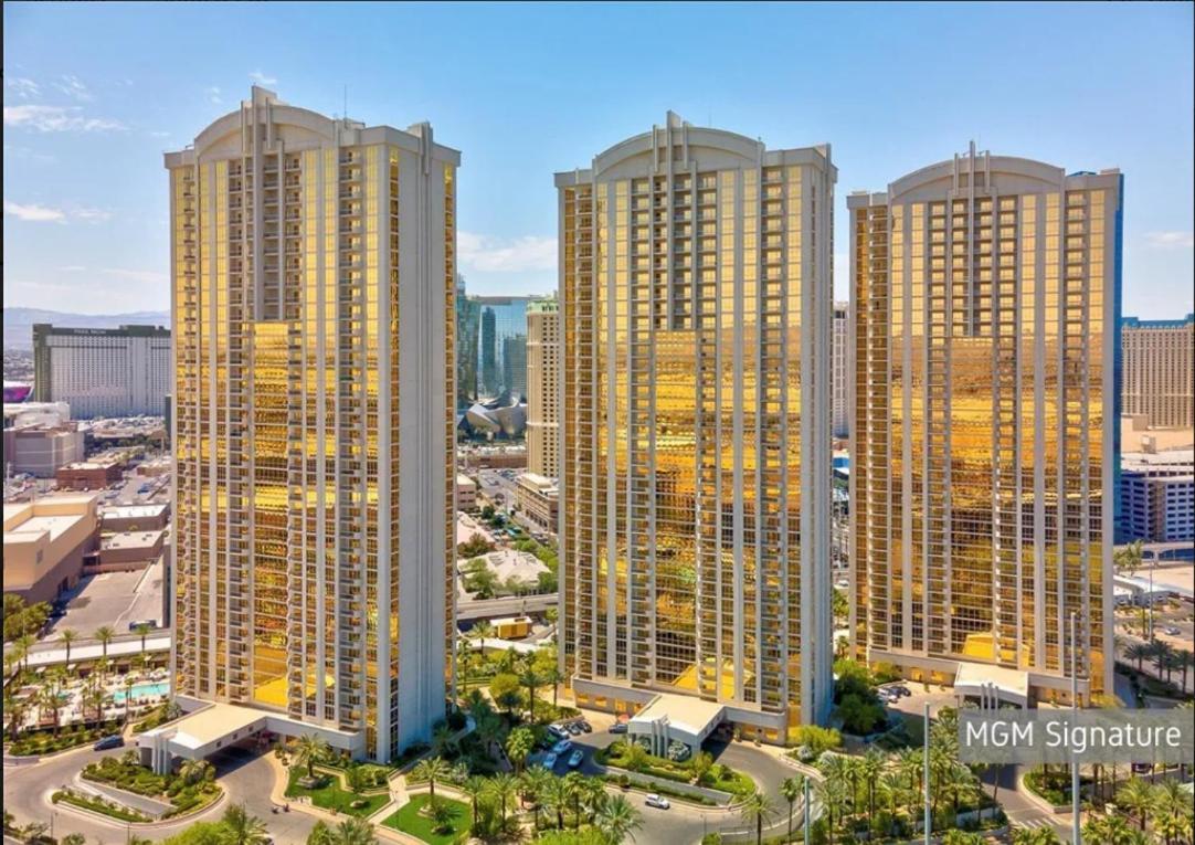 Signature Mgm Suite With Strip And Sphere View Las Vegas Luaran gambar