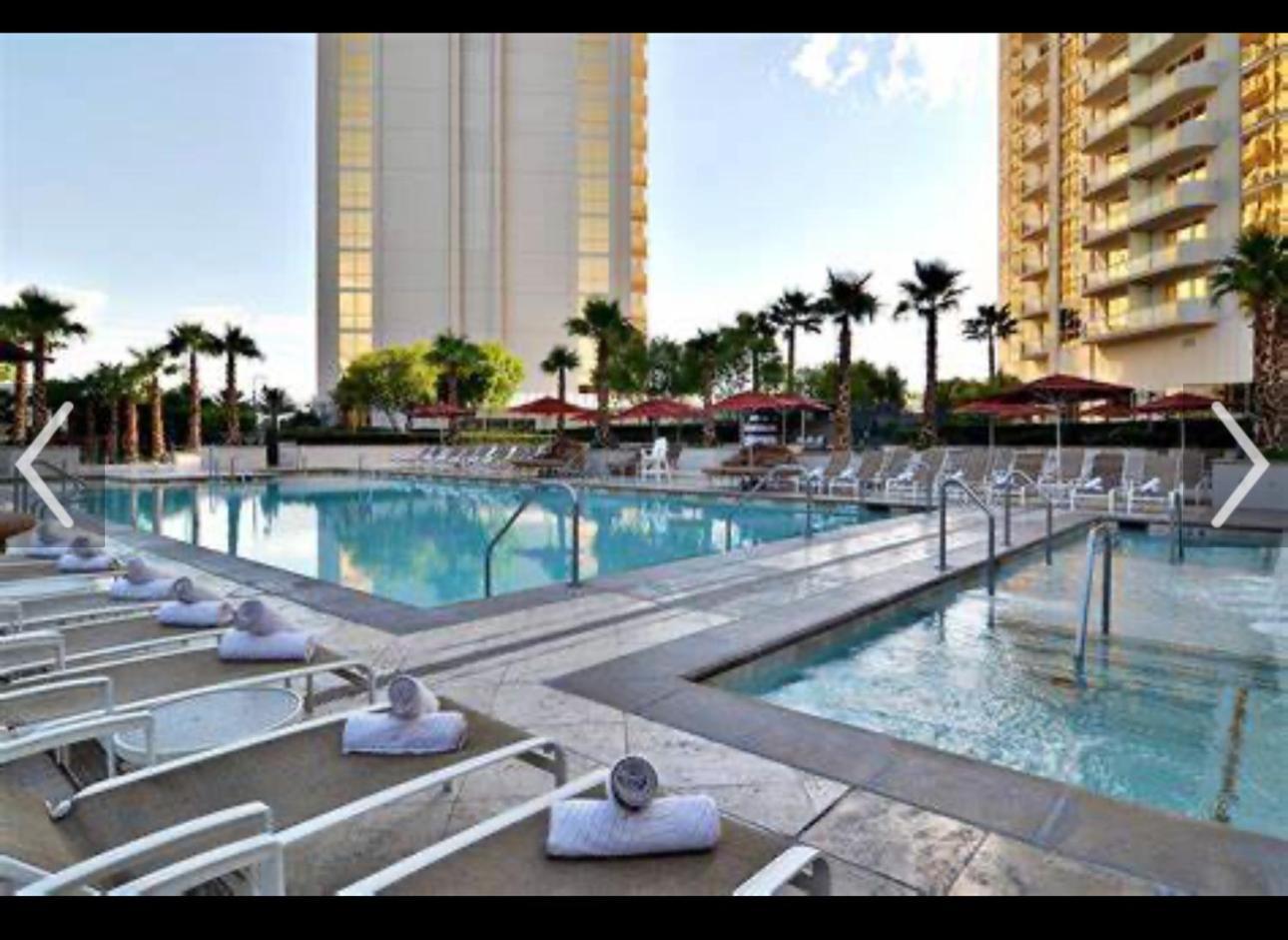 Signature Mgm Suite With Strip And Sphere View Las Vegas Luaran gambar