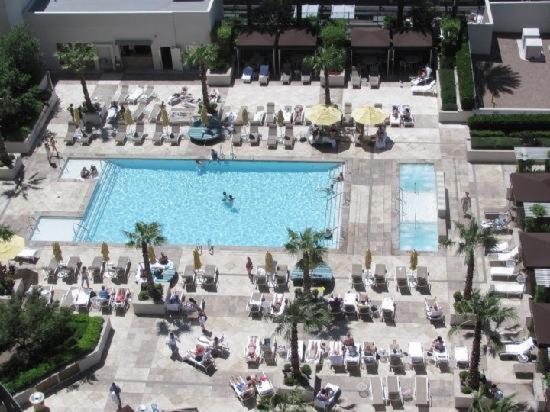 Signature Mgm Suite With Strip And Sphere View Las Vegas Luaran gambar